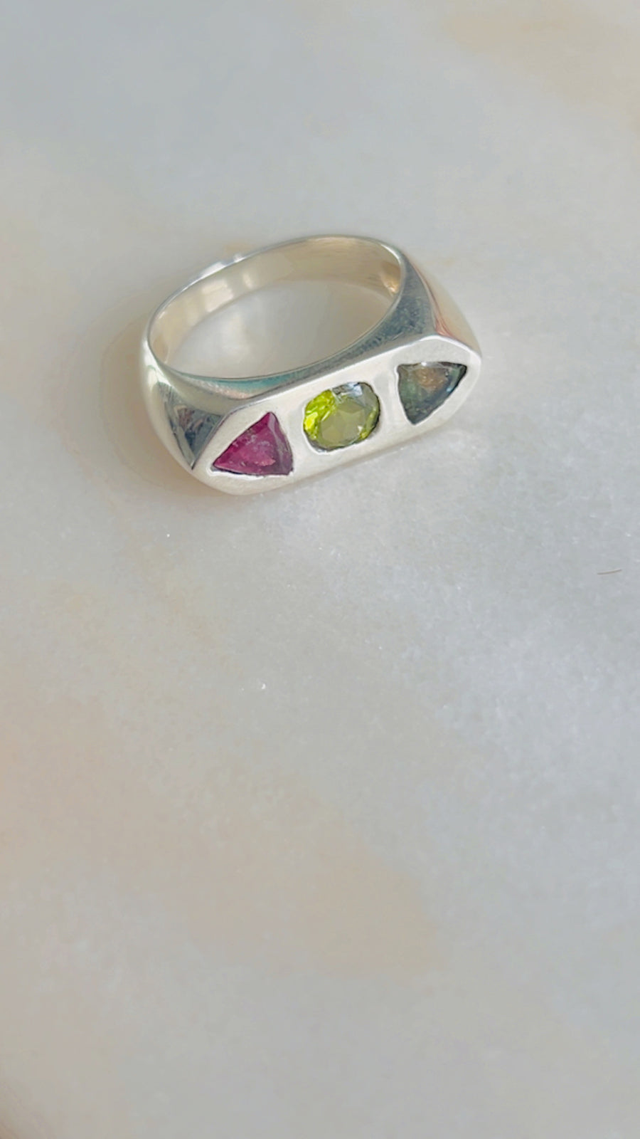 Modernika Ring