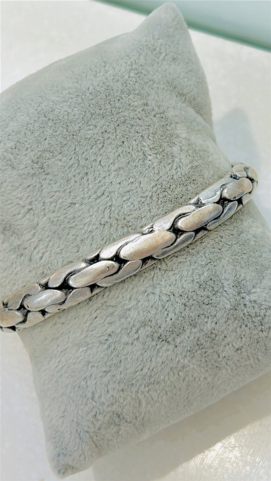 Chamenzi Cuff
