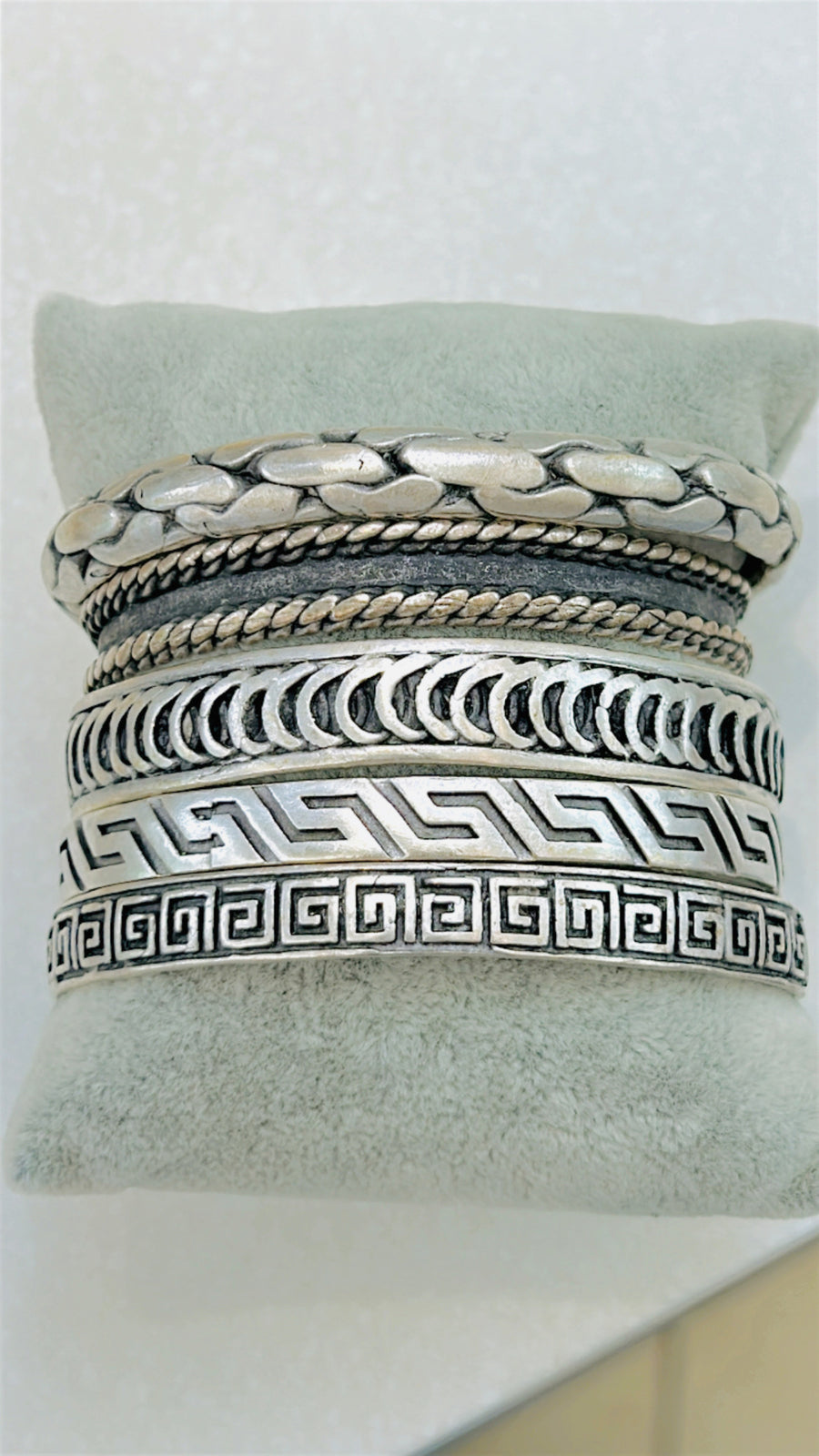 Chamenzi Cuff