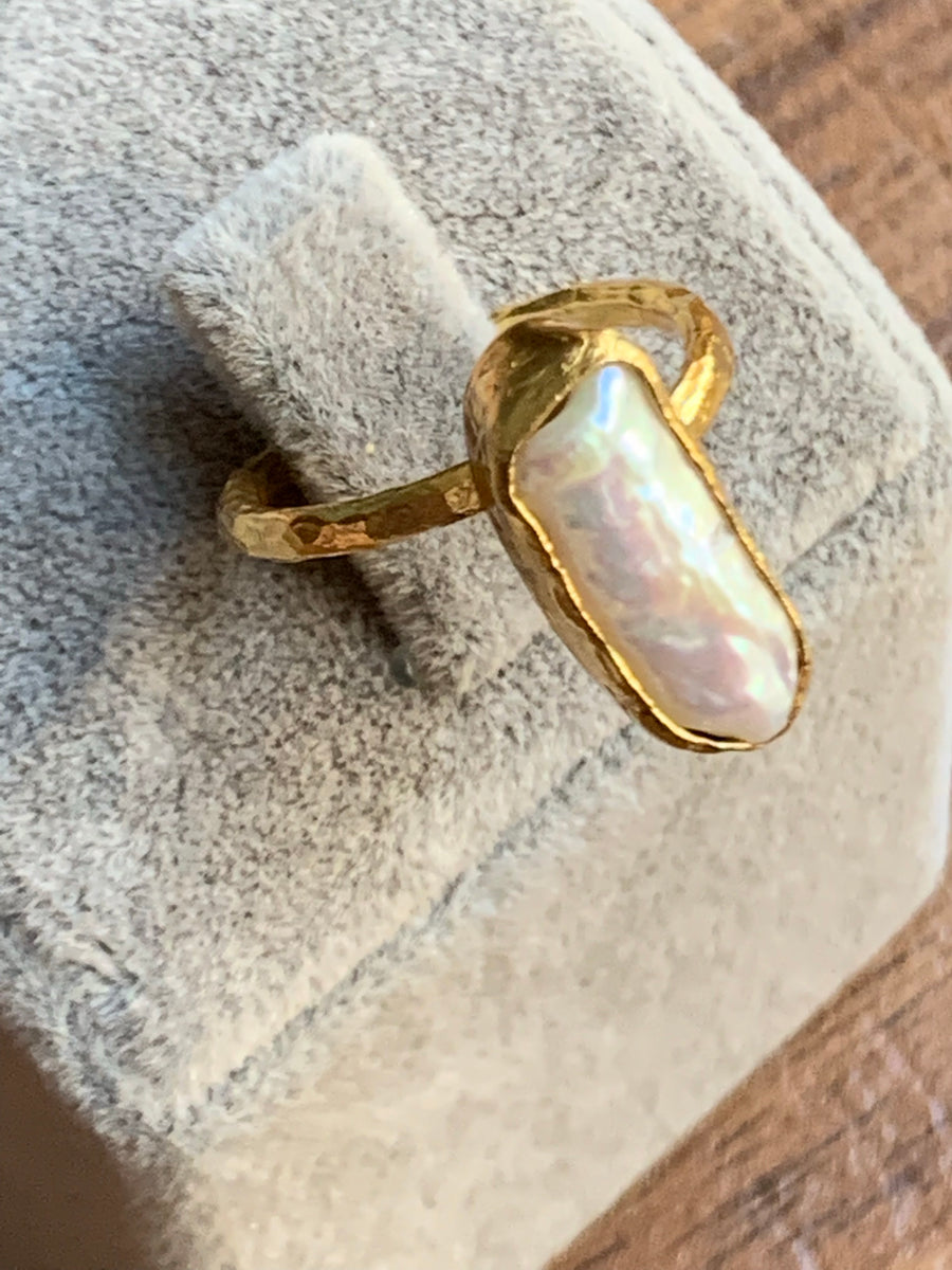 Small Baroque Pearl Ring